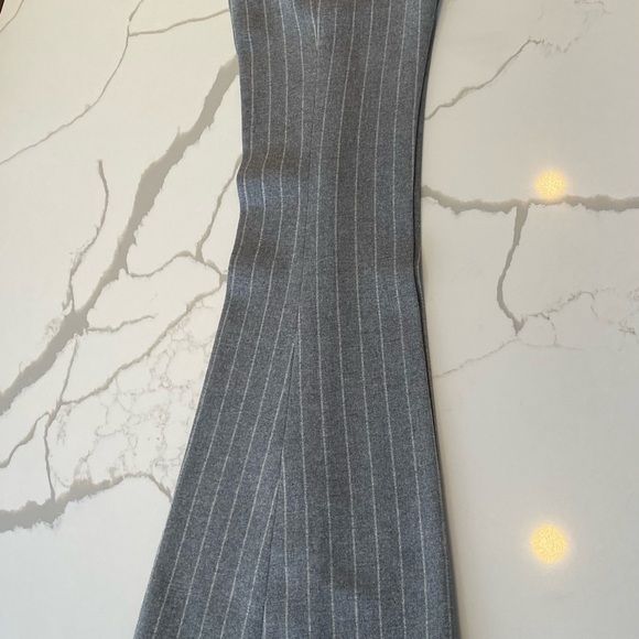 Smythe suit with boot cut pant. Blazer and pants both size 6. Worn once like NEW - Picture 3 of 5